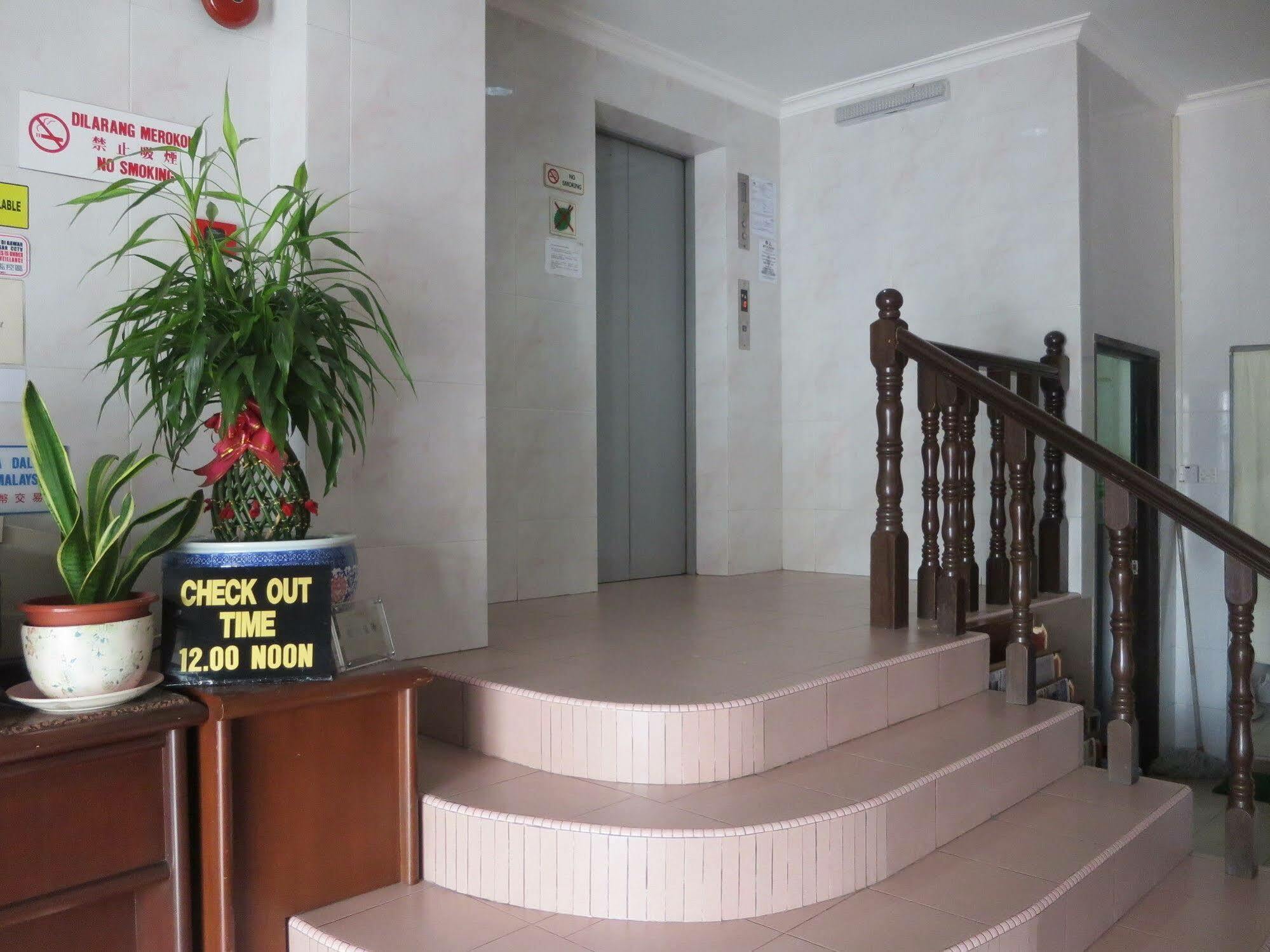 Wah May Hotel Kota Kinabalu Ngoại thất bức ảnh